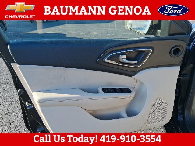 2015 Chrysler 200 - $6,313