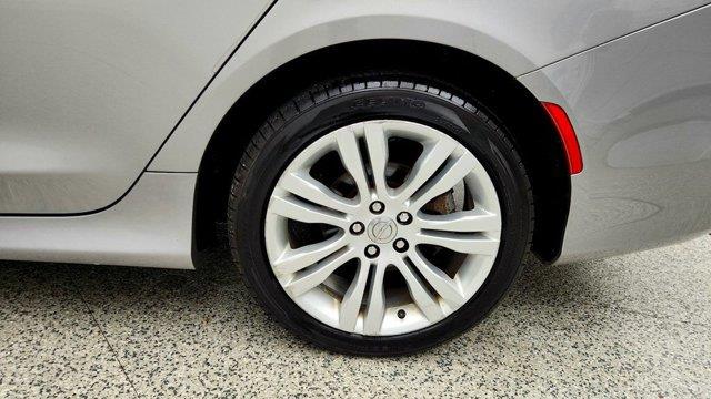 2015 Chrysler 200 - $3,995
