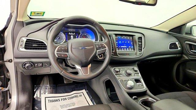 2015 Chrysler 200 - $3,995