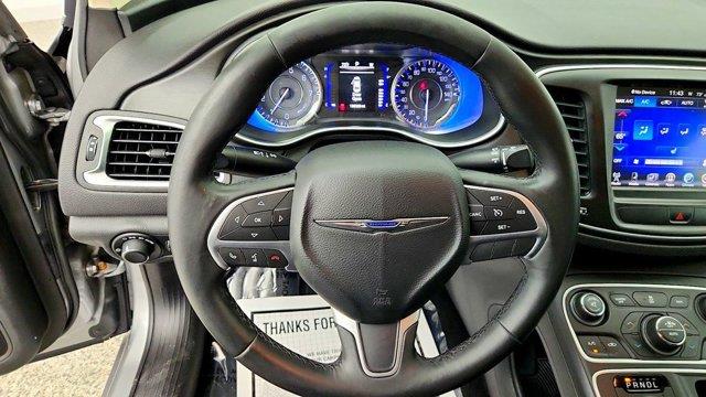 2015 Chrysler 200 - $3,995