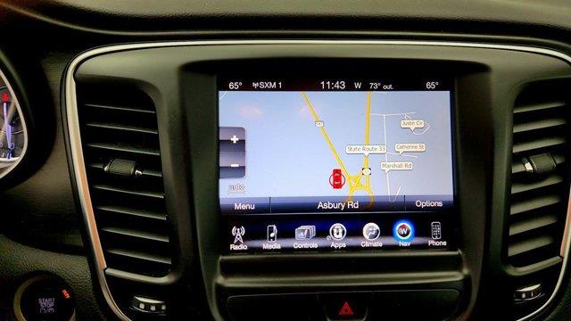 2015 Chrysler 200 - $3,995