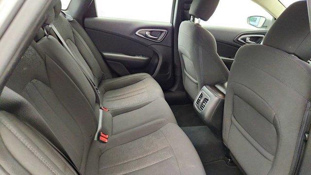2015 Chrysler 200 - $3,995