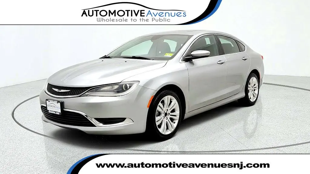 2015 Chrysler 200 - $3,995