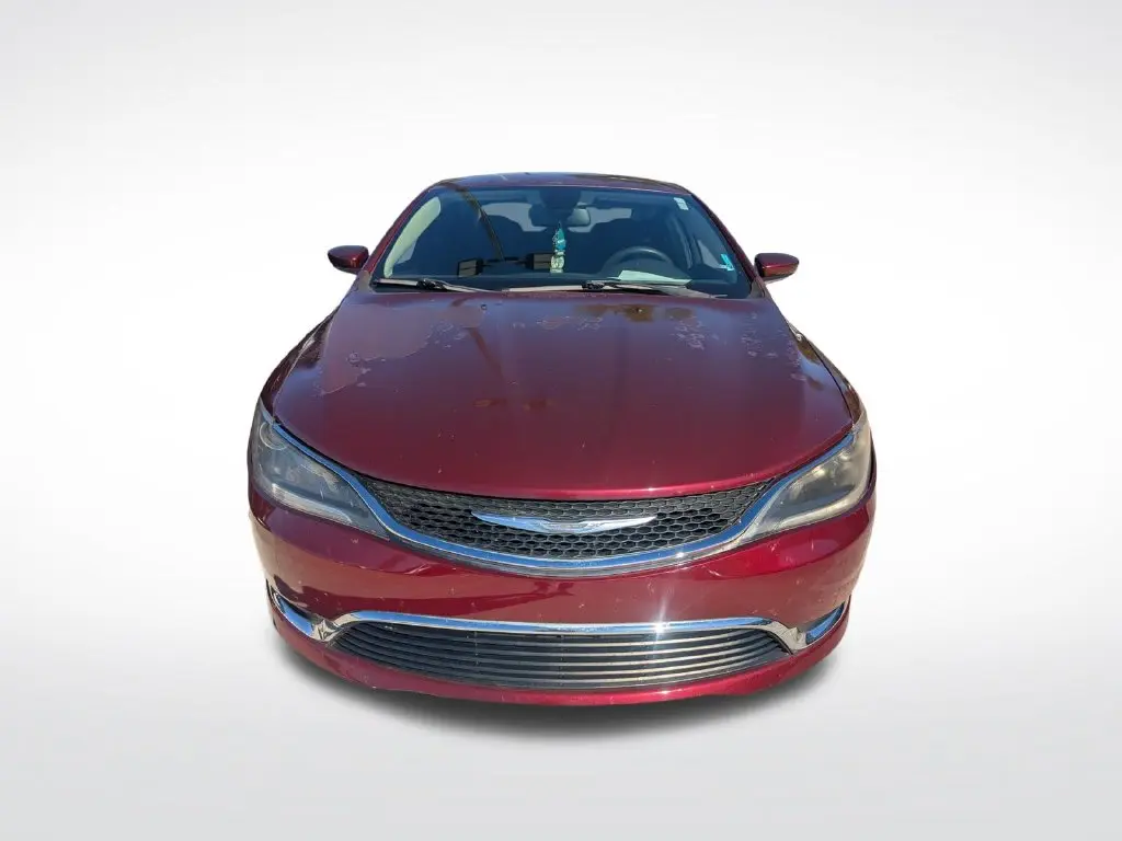 2016 Chrysler 200 - $10,900
