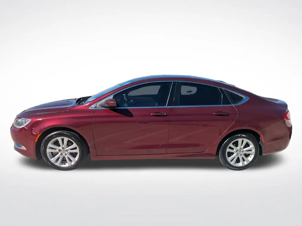2016 Chrysler 200 - $10,900