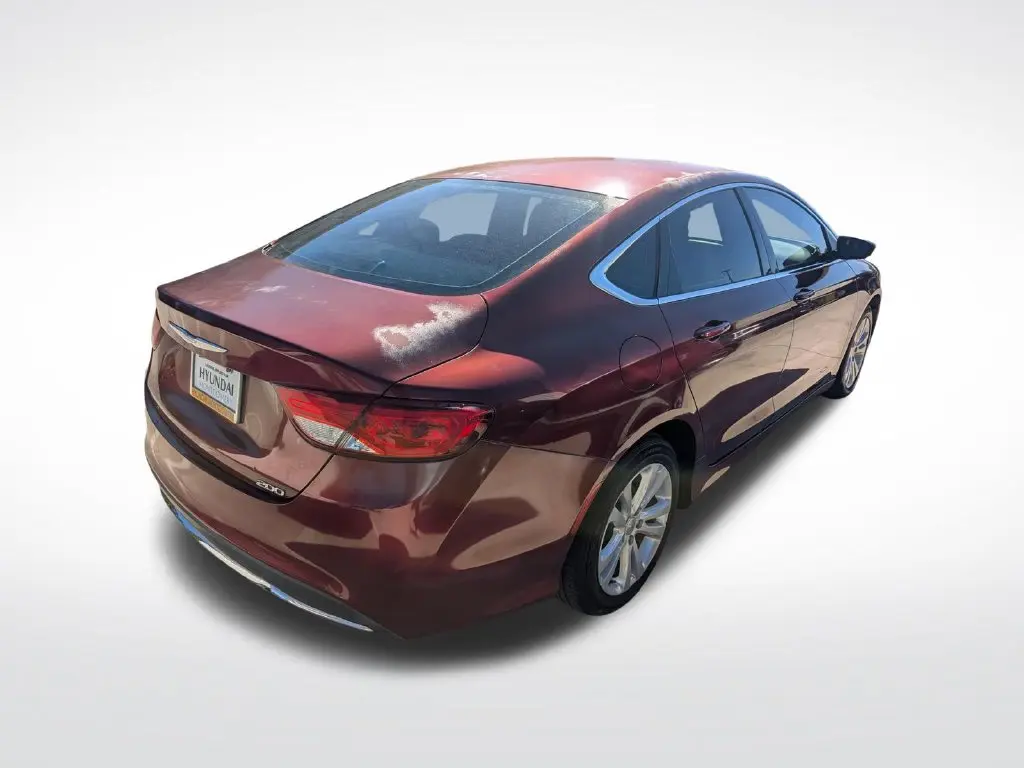 2016 Chrysler 200 - $10,900