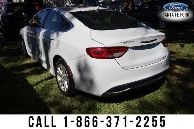 2017 Chrysler 200 - $7,581