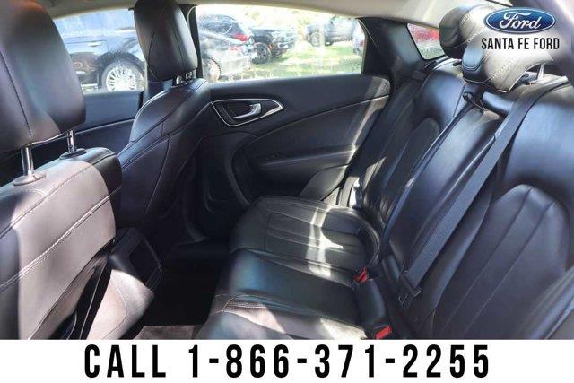 2017 Chrysler 200 - $7,581