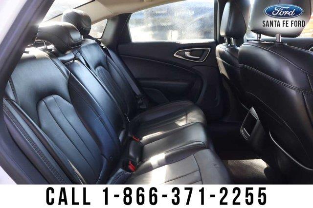 2017 Chrysler 200 - $7,581