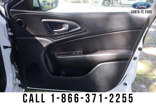 2017 Chrysler 200 - $7,581