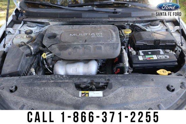2017 Chrysler 200 - $7,581