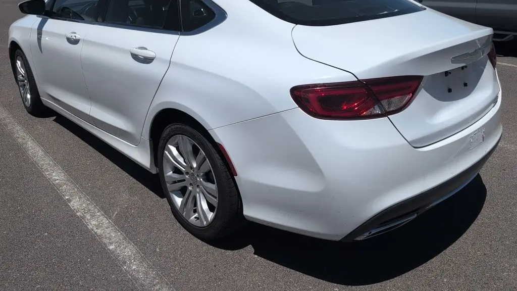 2016 Chrysler 200 Limited Platinum