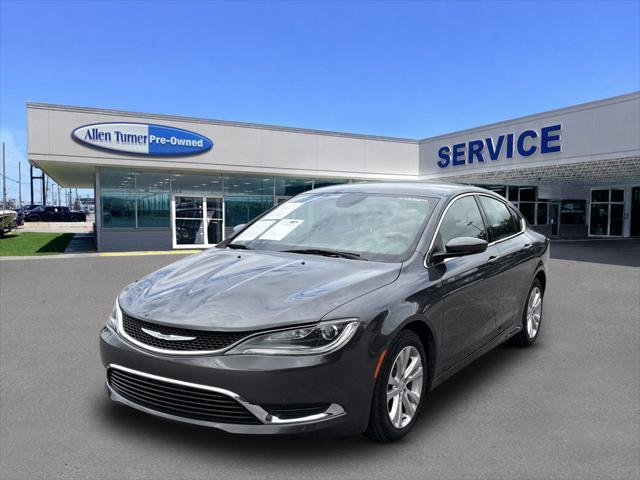 2017 Chrysler 200 - $14,000