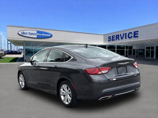 2017 Chrysler 200 - $14,000