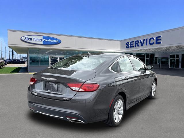 2017 Chrysler 200 - $14,000
