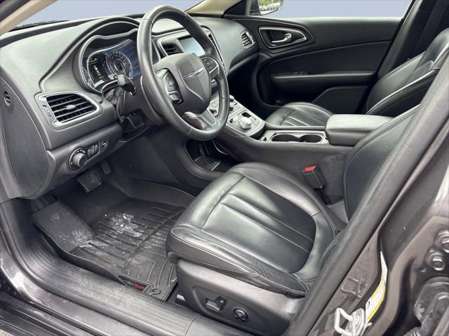 2017 Chrysler 200 - $14,000