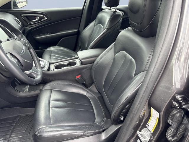2017 Chrysler 200 - $14,000