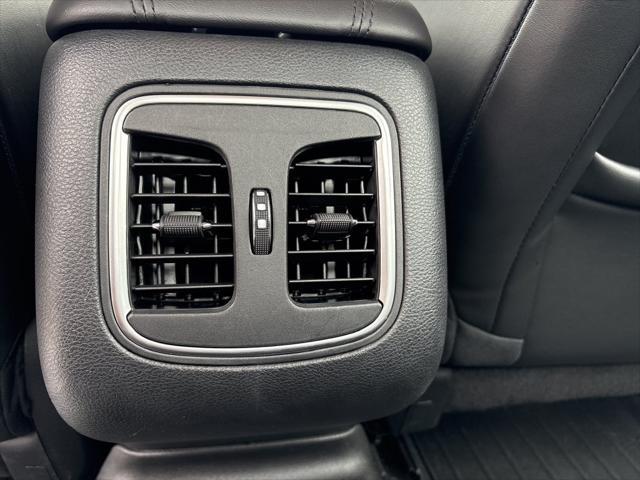2017 Chrysler 200 - $14,000
