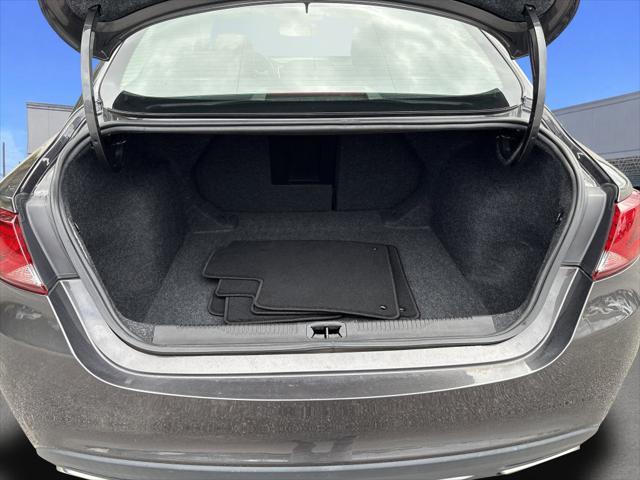 2017 Chrysler 200 - $14,000