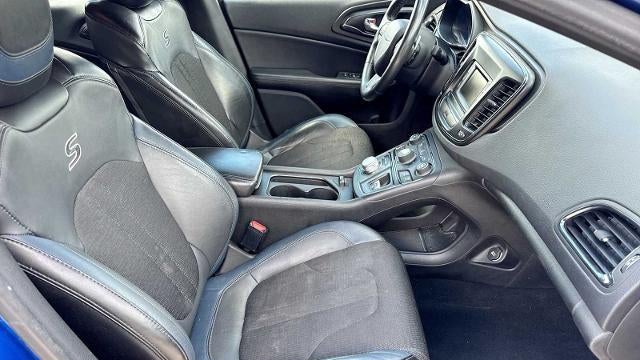 2016 Chrysler 200 S
