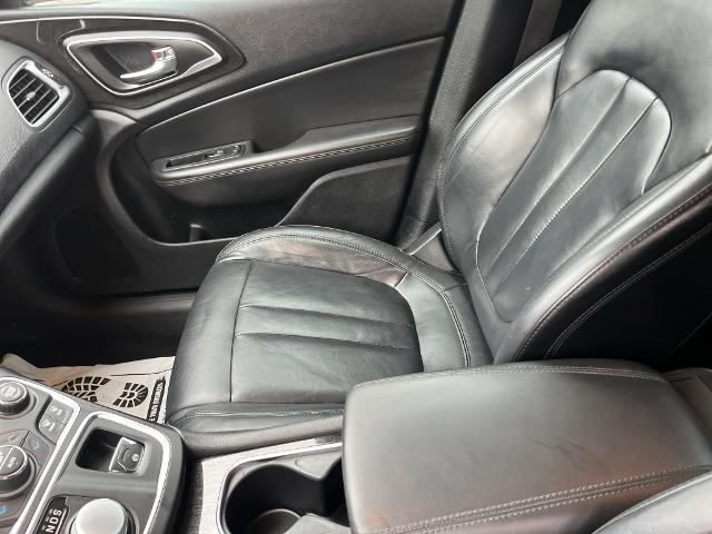 2015 Chrysler 200 - $10,389