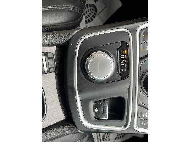 2015 Chrysler 200 - $10,389