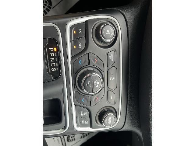 2015 Chrysler 200 - $10,389