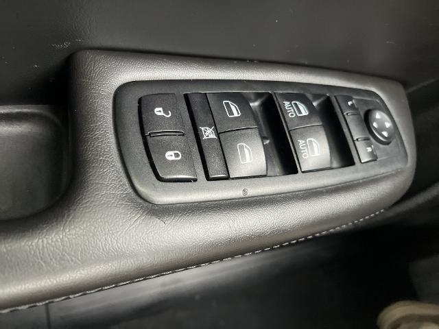 2015 Chrysler 200 - $10,389