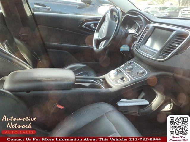 2016 Chrysler 200 - $6,995