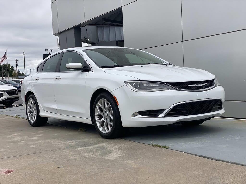 2016 Chrysler 200 - $14,799