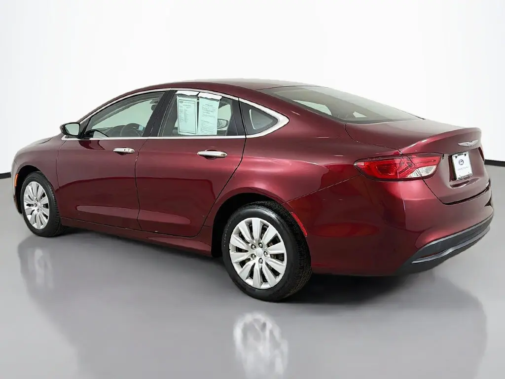 2015 Chrysler 200 - $9,849