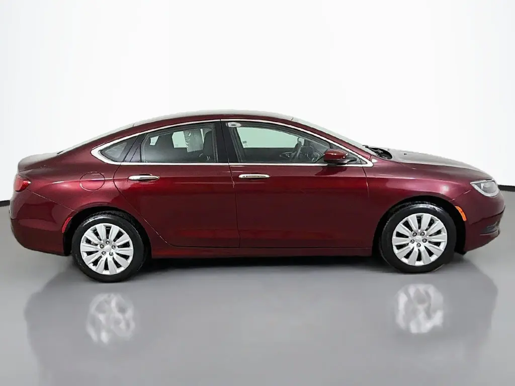 2015 Chrysler 200 - $9,849