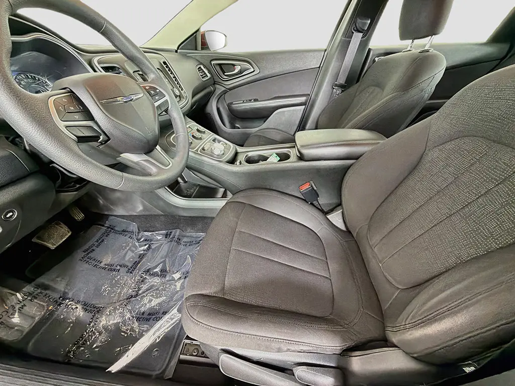 2015 Chrysler 200 - $9,849