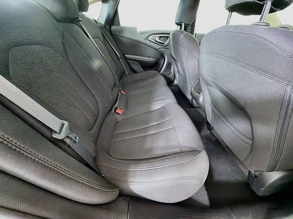 2015 Chrysler 200 - $9,849