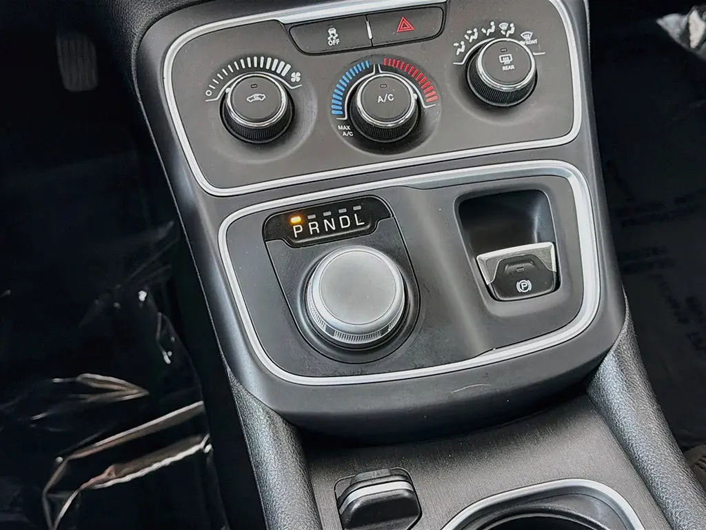 2015 Chrysler 200 - $9,849