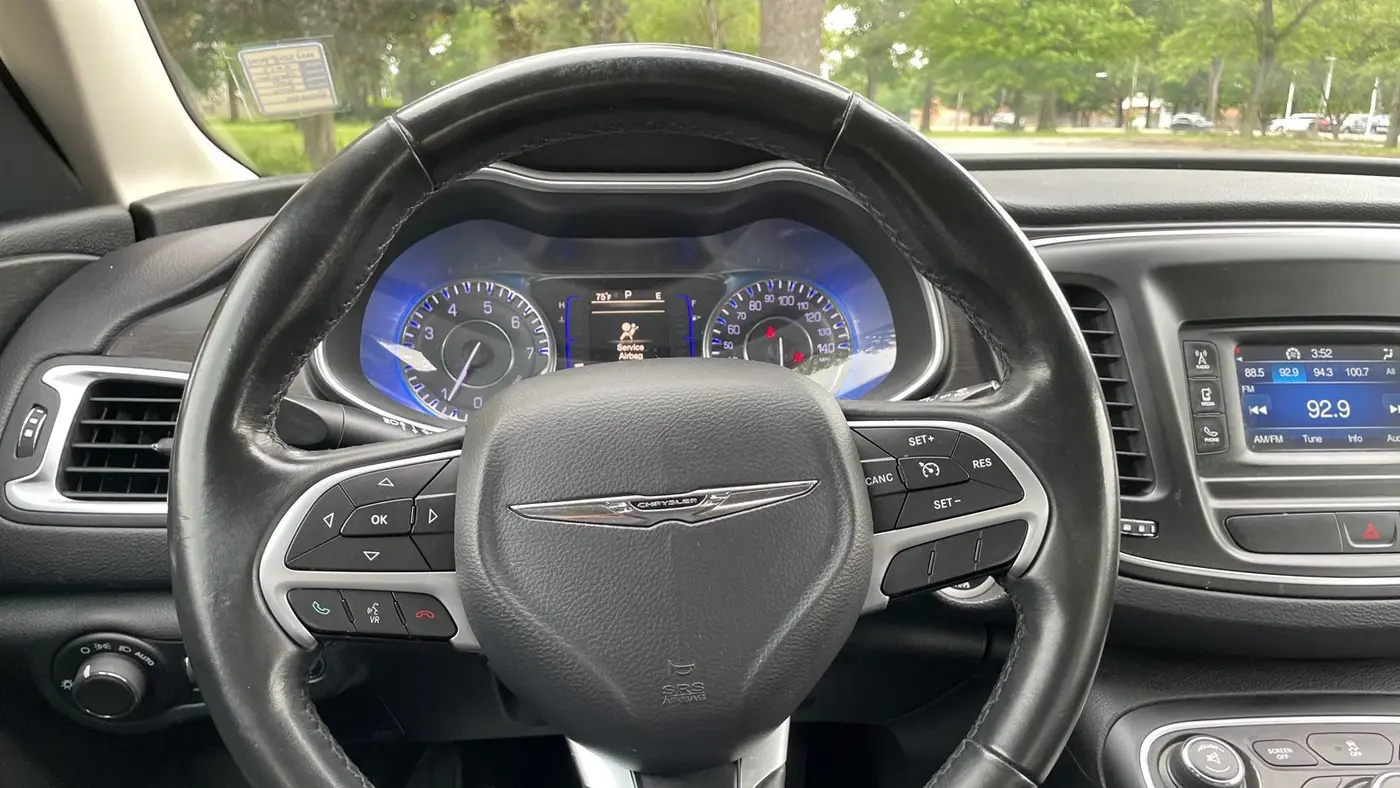 2017 Chrysler 200 LX