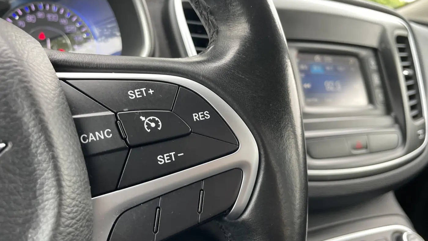 2017 Chrysler 200 LX