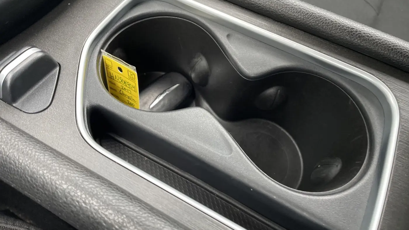 2017 Chrysler 200 LX