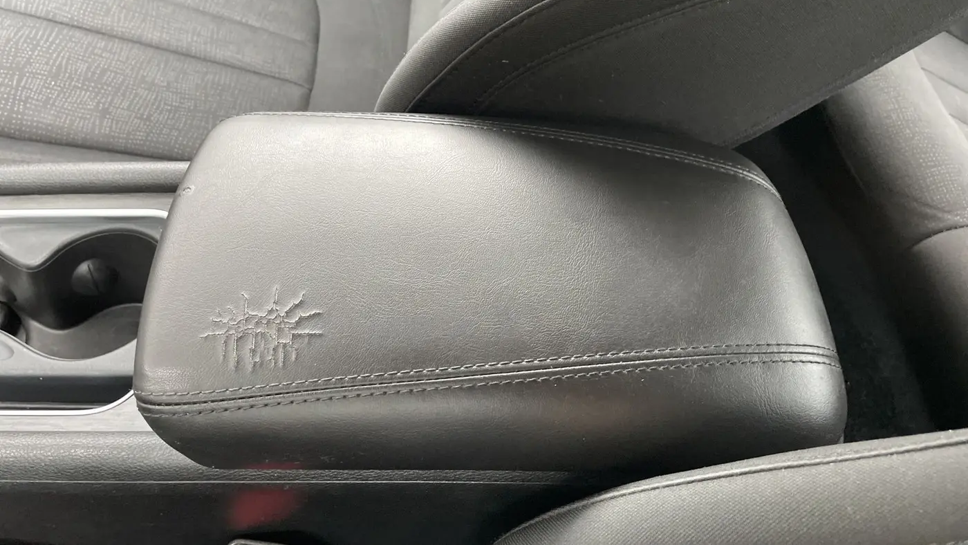2017 Chrysler 200 LX