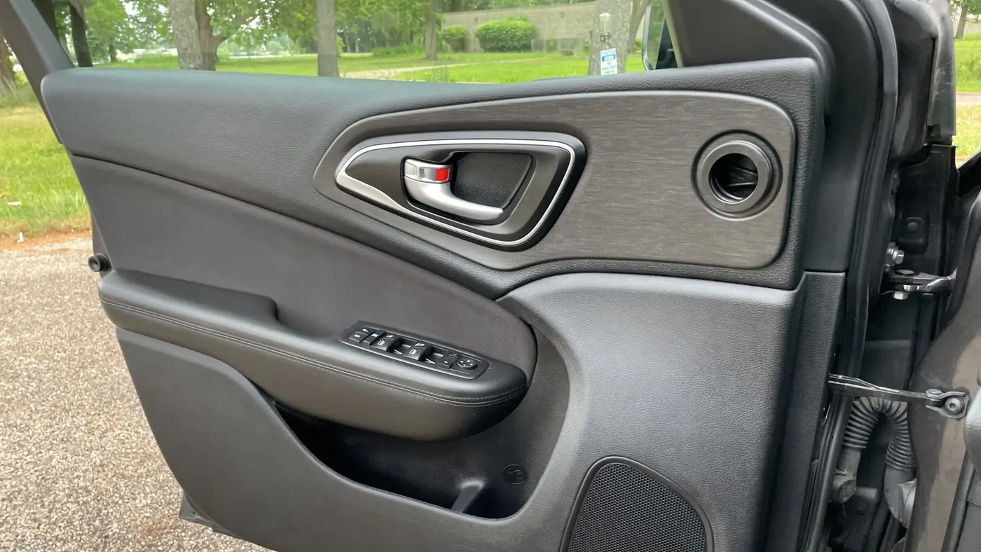 2017 Chrysler 200 LX