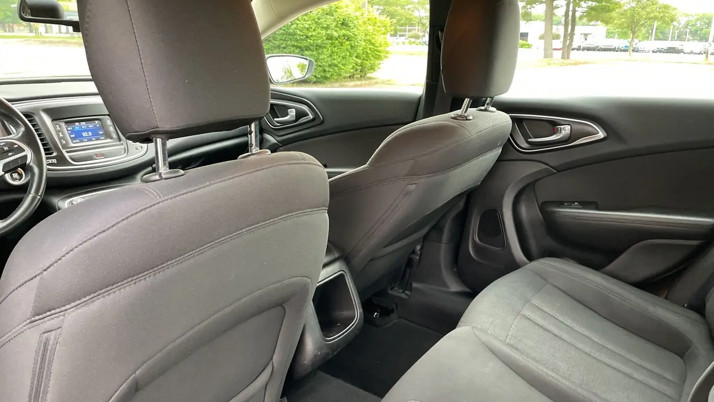 2017 Chrysler 200 LX