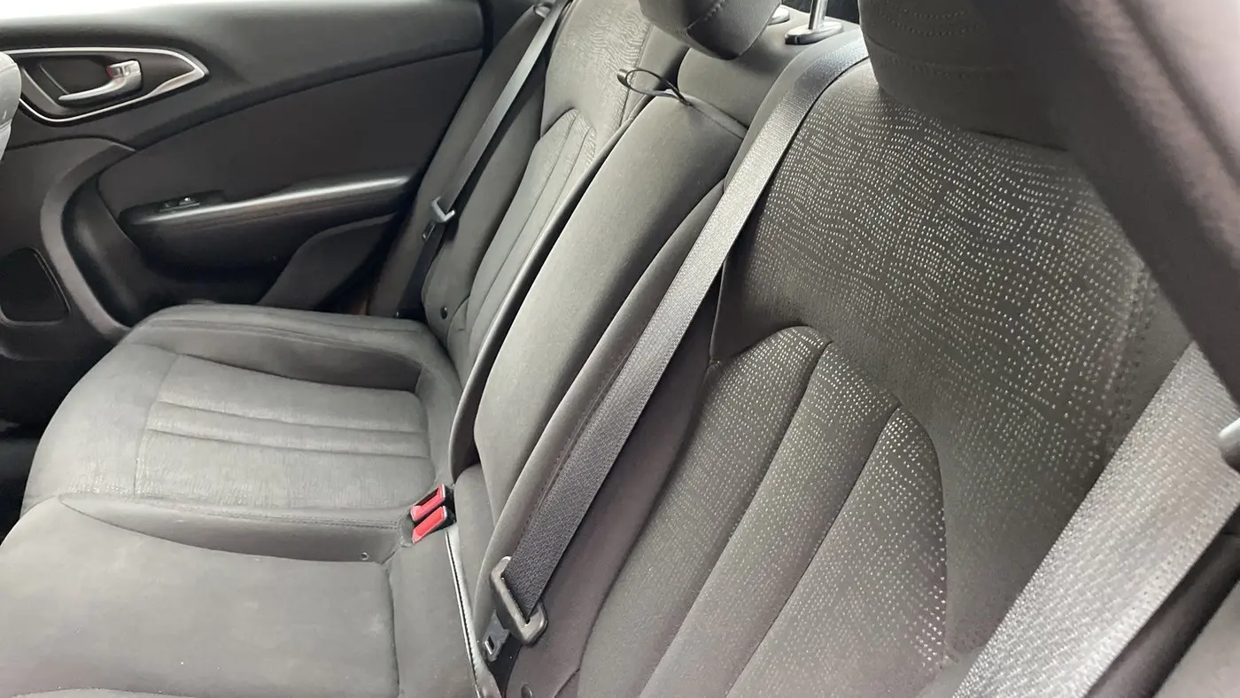 2017 Chrysler 200 LX