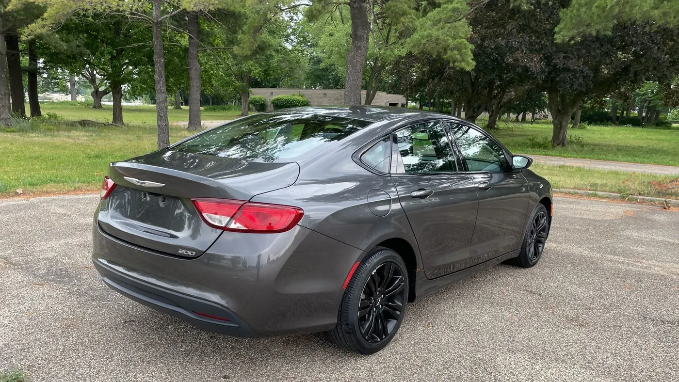 2017 Chrysler 200 LX