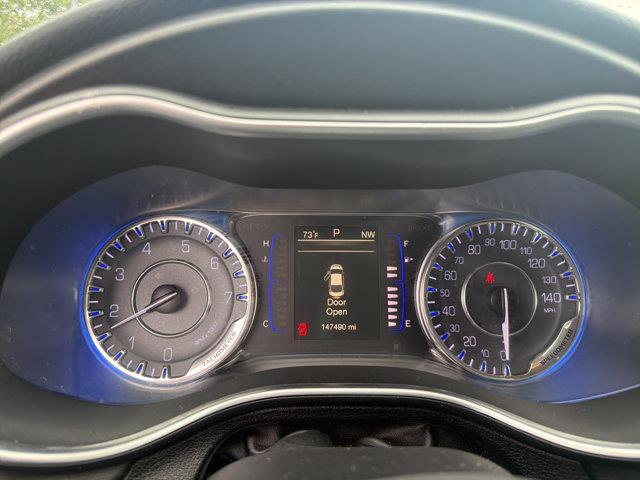 2017 Chrysler 200 - $8,299