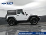 2015 Wrangler Thumbnail 29