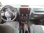 2016 Wrangler Thumbnail 25