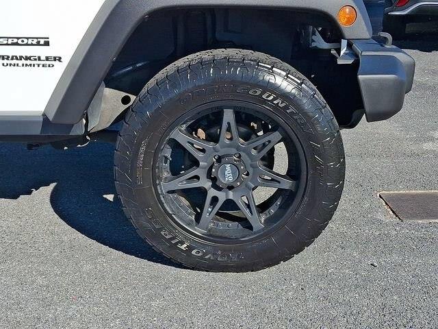 2015 Jeep Wrangler - $15,941
