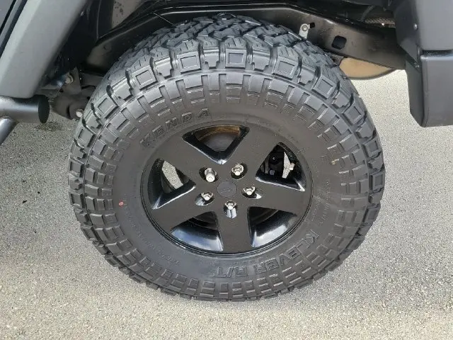 2017 Jeep Wrangler - $14,990