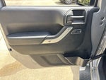 2016 Wrangler Unlimited Thumbnail 15