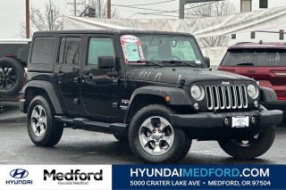 2017 Jeep Wrangler Unlimited with Black Clearcoat Exterior